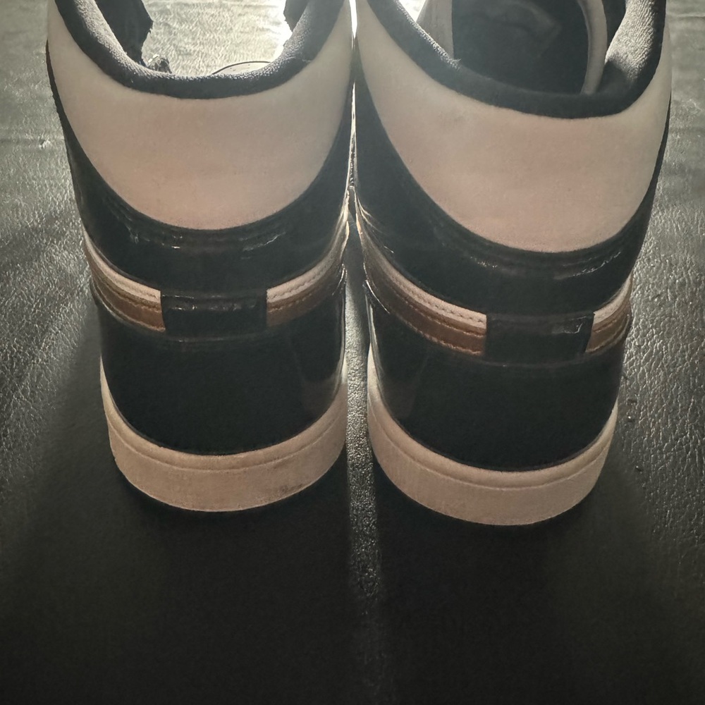 Air Jordan One’s Size 10 1/2 Men No strings worn once - Picture 7 of 10